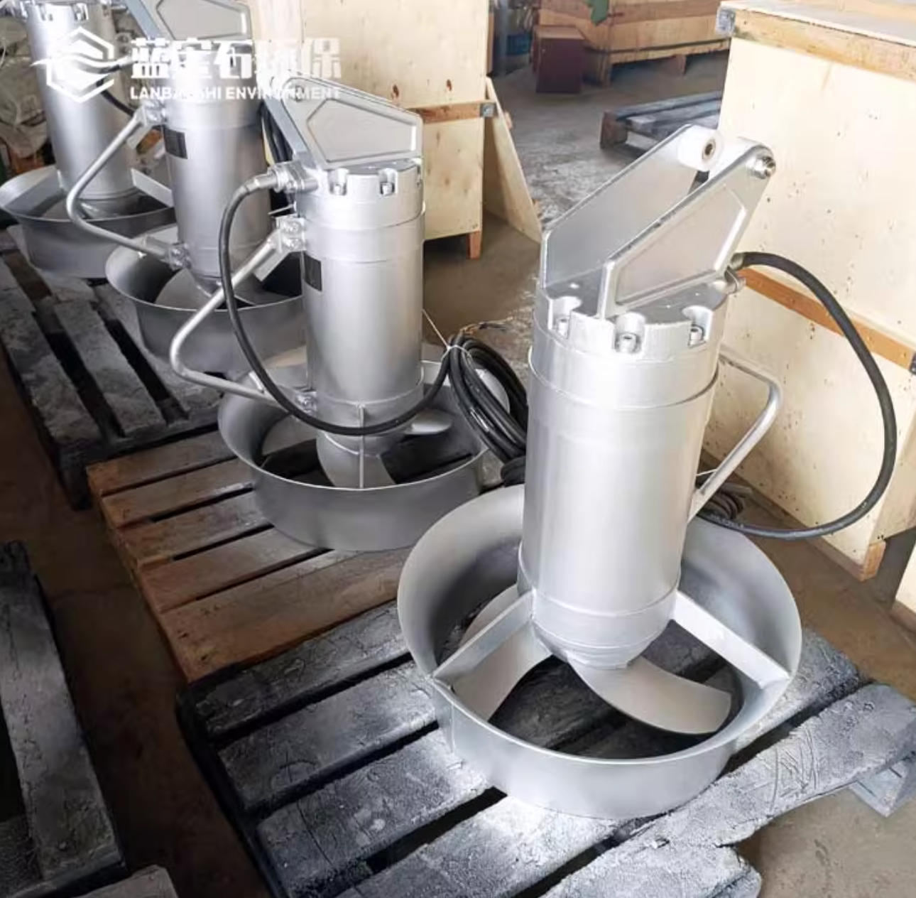 不銹鋼潛水?dāng)嚢铏C(jī)適用于哪些環(huán)境？專業(yè)選型與應(yīng)用環(huán)境深度解析